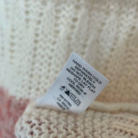 Maurices White Stripe V Neck Sweater Size Large - Picture 6 of 7